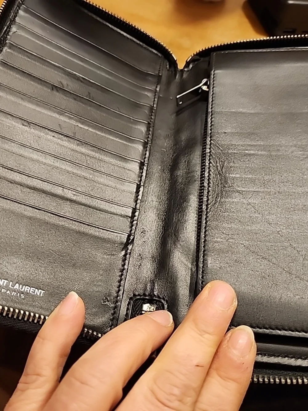 Saint Laurent studded zip-around long wallet made of black leather - Picture 10 of 16